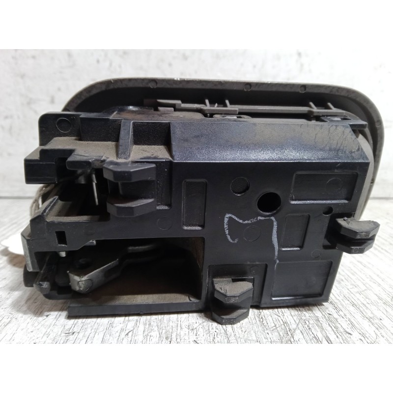 Recambio de maneta interior puerta delantera derecha para nissan almera tino (v10) 2.2 dci referencia OEM IAM    Recambio de maneta interior puerta delantera derecha para nissan almera tino (v10) 2.2 dci referencia OEM IAM
