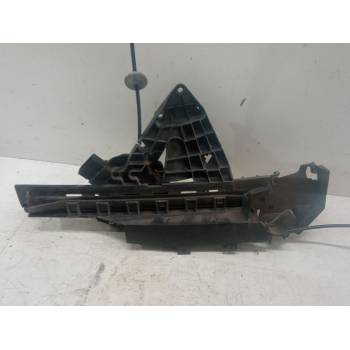 CERRADURA PUERTA DELANTERA IZQUIERDA 