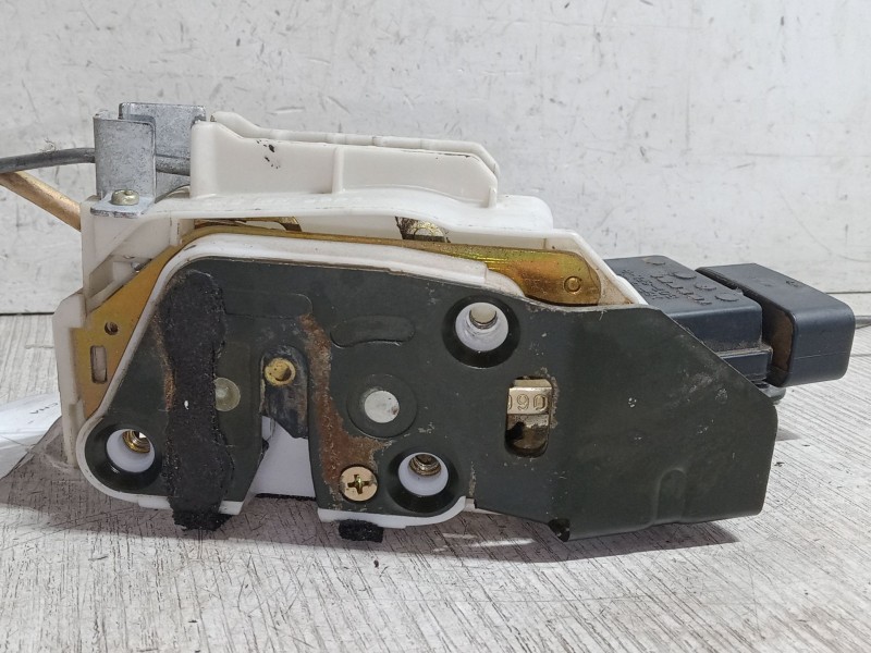 Recambio de cerradura puerta delantera derecha para opel agila (a) (h00) 1.2 16v twinport (f68) referencia OEM IAM    Recambio de cerradura puerta delantera derecha para opel agila (a) (h00) 1.2 16v twinport (f68) referencia OEM IAM