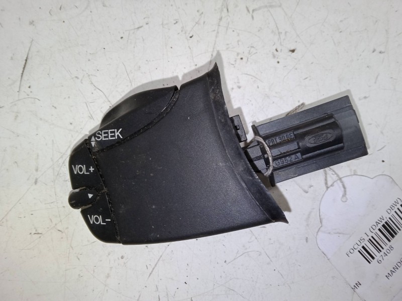 Recambio de mando radio para ford focus i (daw, dbw) 2.0 16v referencia OEM IAM    Recambio de mando radio para ford focus i (daw, dbw) 2.0 16v referencia OEM IAM