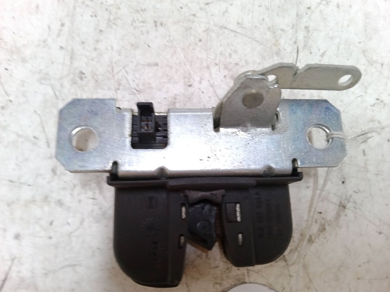 Recambio de cerradura maletero / porton para seat leon (1m1) 1.6 16 v referencia OEM IAM    Recambio de cerradura maletero / porton para seat leon (1m1) 1.6 16 v referencia OEM IAM