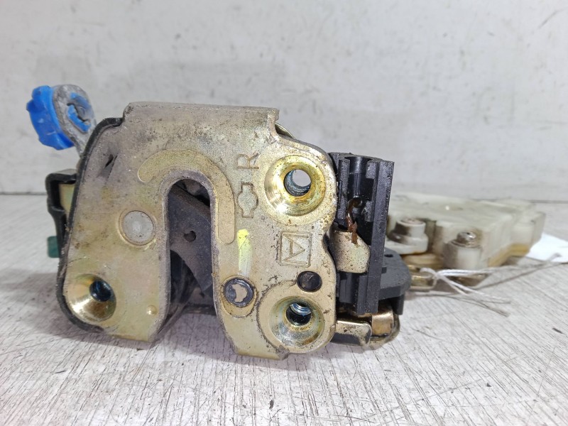 Recambio de cerradura puerta delantera derecha para nissan almera tino (v10) 2.2 dci referencia OEM IAM    Recambio de cerradura puerta delantera derecha para nissan almera tino (v10) 2.2 dci referencia OEM IAM