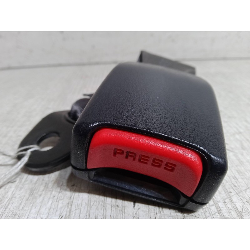 Recambio de anclaje cinturon trasero izquierdo para hyundai h-1 / starex autobús (a1) 2.5 crdi referencia OEM IAM   