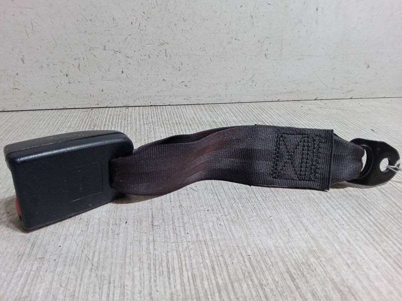 Recambio de anclaje cinturon trasero izquierdo para hyundai h-1 / starex autobús (a1) 2.5 crdi referencia OEM IAM   