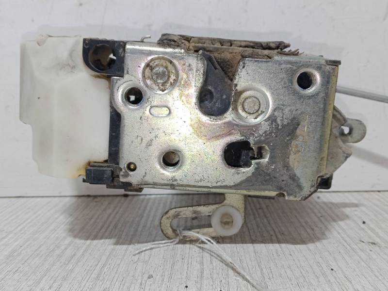 CERRADURA PUERTA DELANTERA DERECHA 