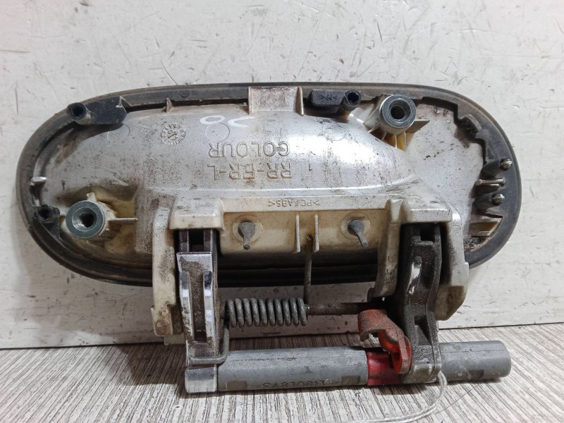 Recambio de maneta exterior puerta trasera izquierda para nissan almera tino (v10) 2.2 dci referencia OEM IAM    Recambio de maneta exterior puerta trasera izquierda para nissan almera tino (v10) 2.2 dci referencia OEM IAM