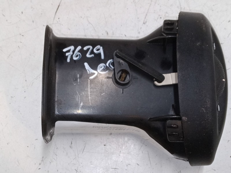 Recambio de aireador derecho para ford focus i (daw, dbw) 2.0 16v referencia OEM IAM    Recambio de aireador derecho para ford focus i (daw, dbw) 2.0 16v referencia OEM IAM