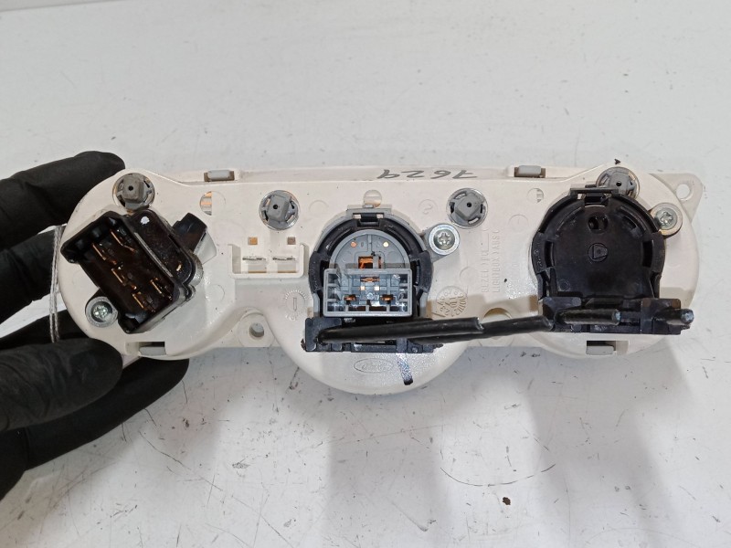 Recambio de mando climatizador para ford focus i (daw, dbw) 2.0 16v referencia OEM IAM    Recambio de mando climatizador para ford focus i (daw, dbw) 2.0 16v referencia OEM IAM
