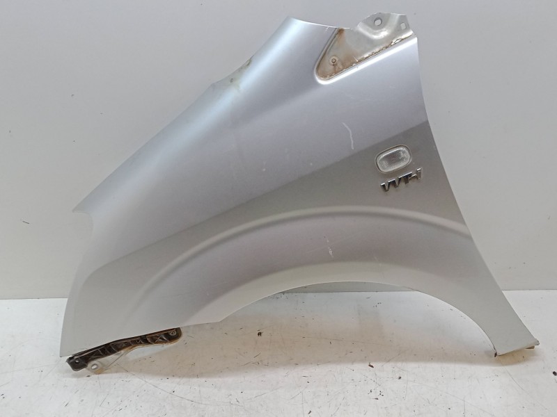 Recambio de aleta delantera izquierda para toyota corolla verso (zer_, zze12_, r1_) 1.8 (znr11_) referencia OEM IAM   