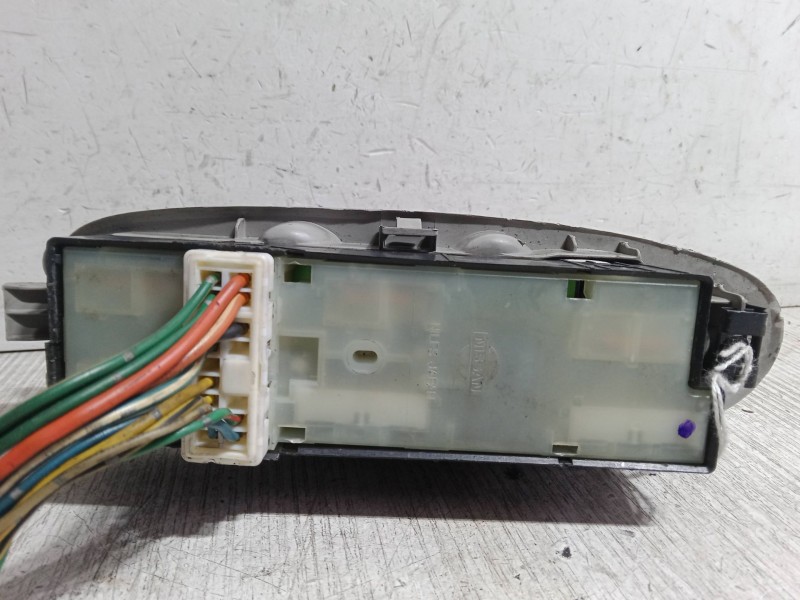 Recambio de mando elevalunas delantero izquierdo para nissan almera tino (v10) 2.2 dci referencia OEM IAM   