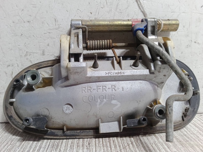 Recambio de maneta exterior puerta trasera derecha para nissan almera tino (v10) 2.2 dci referencia OEM IAM    Recambio de maneta exterior puerta trasera derecha para nissan almera tino (v10) 2.2 dci referencia OEM IAM