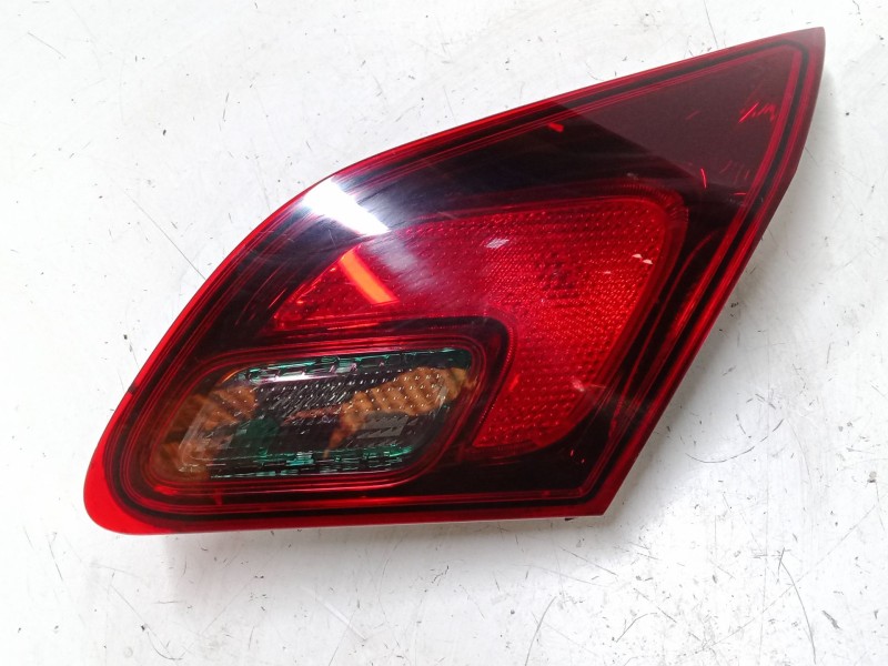 Recambio de piloto trasero porton derecho para opel astra j (p10) 1.7 cdti (68) referencia OEM IAM    Recambio de piloto trasero porton derecho para opel astra j (p10) 1.7 cdti (68) referencia OEM IAM