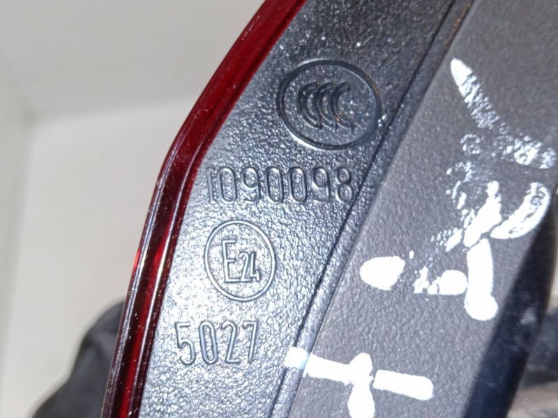 Recambio de piloto trasero porton derecho para opel astra j (p10) 1.7 cdti (68) referencia OEM IAM    Recambio de piloto trasero porton derecho para opel astra j (p10) 1.7 cdti (68) referencia OEM IAM