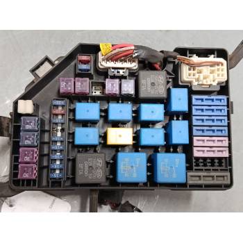 CAJA RELES / FUSIBLES 912102E101 