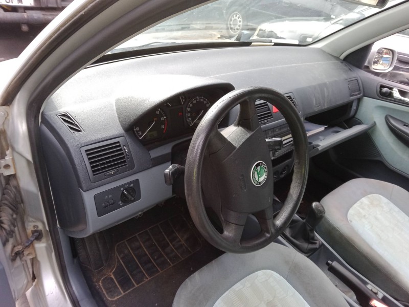 skoda fabia i (6y2) del año 2002