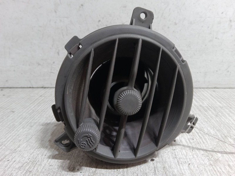 Recambio de aireador izquierdo para chrysler pt cruiser (pt_) 2.0 referencia OEM IAM    Recambio de aireador izquierdo para chrysler pt cruiser (pt_) 2.0 referencia OEM IAM