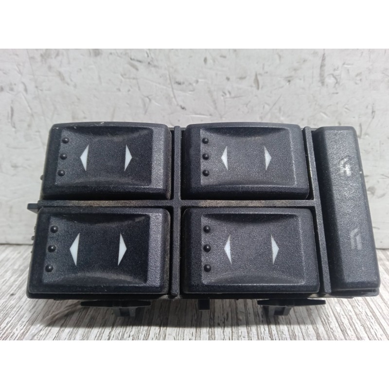 Recambio de mando elevalunas delantero izquierdo para ford mondeo iii sedán (b4y) 2.0 16v di / tddi / tdci referencia OEM IAM 03