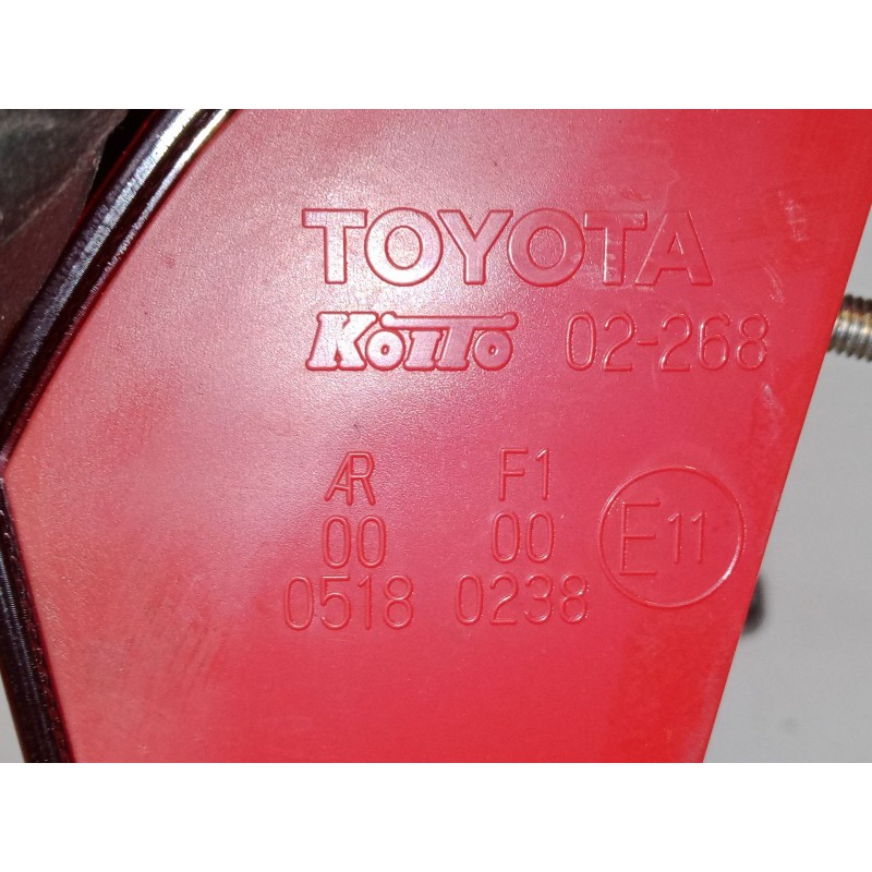 Recambio de piloto trasero porton derecho para toyota auris station wagon (_e18_) 1.8 hybrid (zwe186_) referencia OEM IAM   