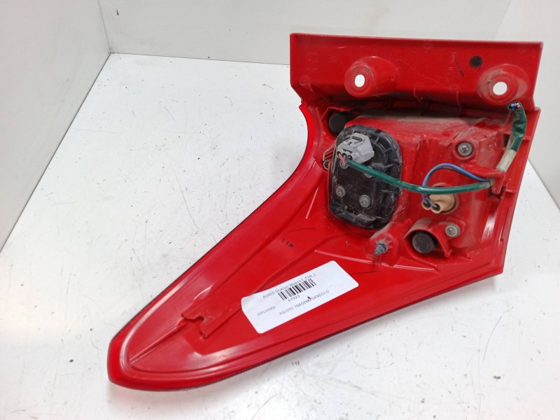 Recambio de piloto trasero derecho para toyota auris station wagon (_e18_) 1.8 hybrid (zwe186_) referencia OEM IAM 8155602730  