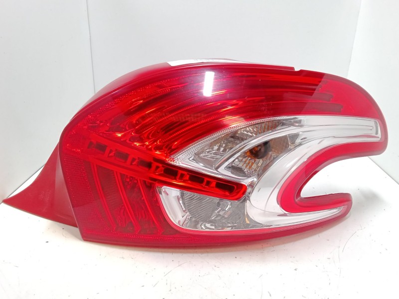 Recambio de piloto trasero derecho para peugeot 208 i (ca_, cc_) 1.2 vti 82 referencia OEM IAM 9672628380  