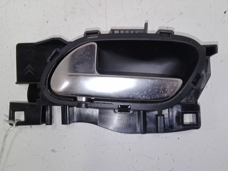 Recambio de maneta interior puerta trasera izquierda para peugeot 208 i (ca_, cc_) 1.2 vti 82 referencia OEM IAM    Recambio de maneta interior puerta trasera izquierda para peugeot 208 i (ca_, cc_) 1.2 vti 82 referencia OEM IAM