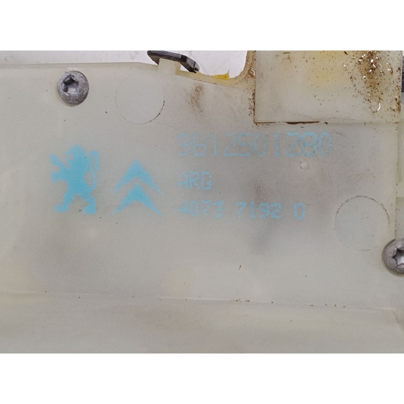 Recambio de cerradura puerta trasera derecha para peugeot 208 i (ca_, cc_) 1.2 vti 82 referencia OEM IAM 9612501280   Recambio de cerradura puerta trasera derecha para peugeot 208 i (ca_, cc_) 1.2 vti 82 referencia OEM IAM 9612501280