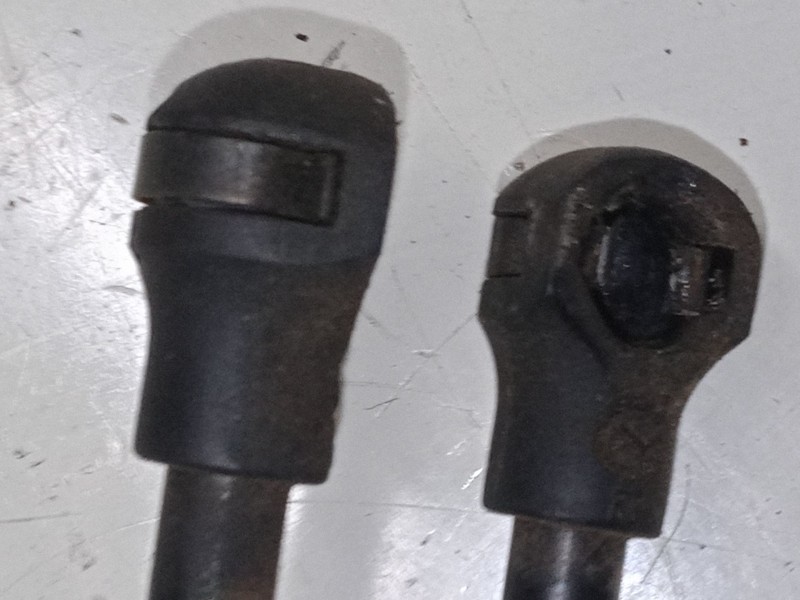 Recambio de amortiguadores malet/porton para peugeot 208 i (ca_, cc_) 1.2 vti 82 referencia OEM IAM    Recambio de amortiguadores malet/porton para peugeot 208 i (ca_, cc_) 1.2 vti 82 referencia OEM IAM