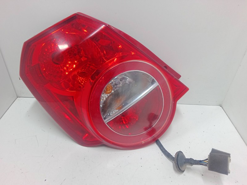 Recambio de piloto trasero izquierdo para chevrolet aveo / kalos hatchback (t250, t255) 1.4 referencia OEM IAM   