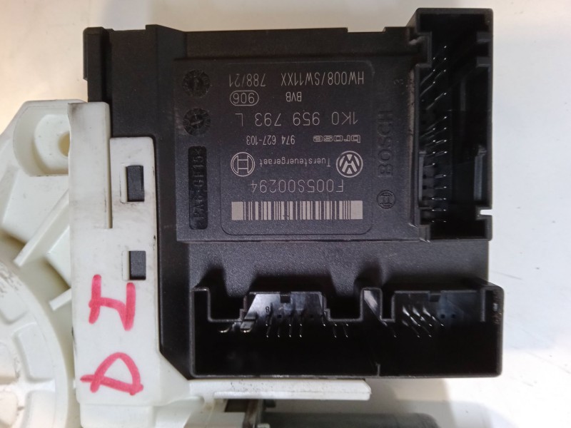 Recambio de motor elevaluna delantero izquierdo para volkswagen golf v variant (1k5) 1.9 tdi referencia OEM IAM 01308222291K0959