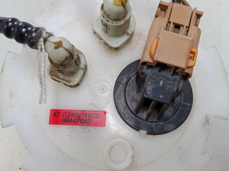 Recambio de aforador para chevrolet aveo / kalos sedán (t200) 1.4 referencia OEM IAM 96447642  