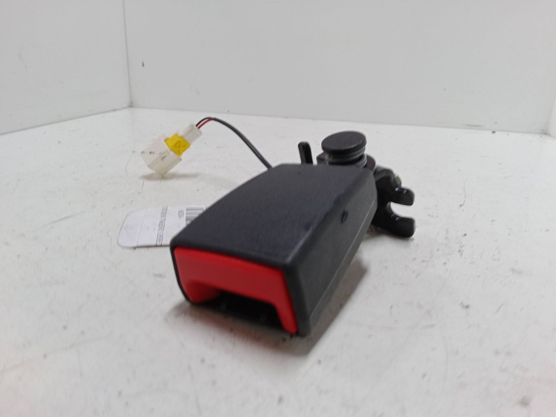 Recambio de anclaje cinturon trasero derecho para alfa romeo giulietta (940_) 1.6 jtdm (940fxd1a) referencia OEM IAM   