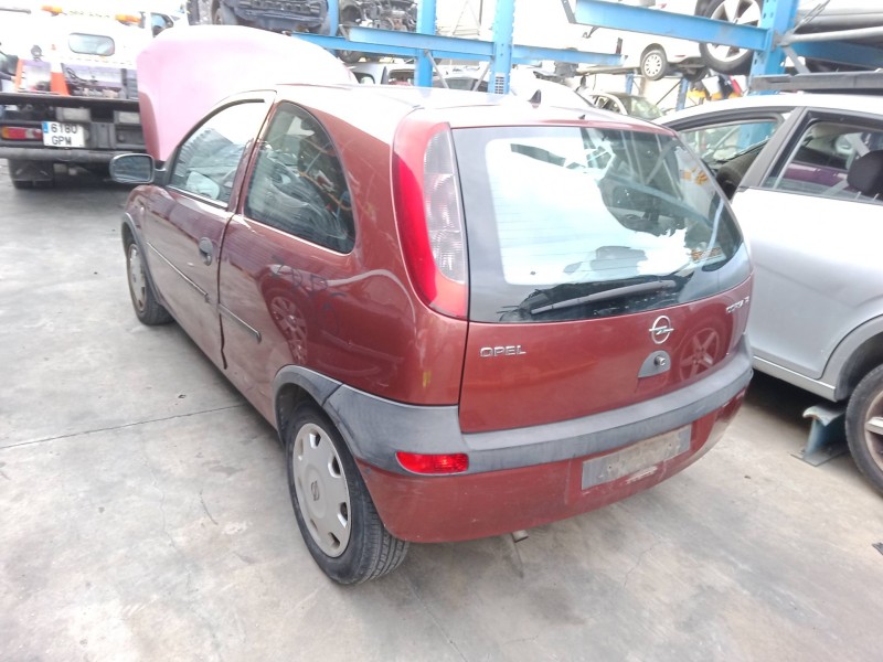 opel corsa c (x01) del año 2001