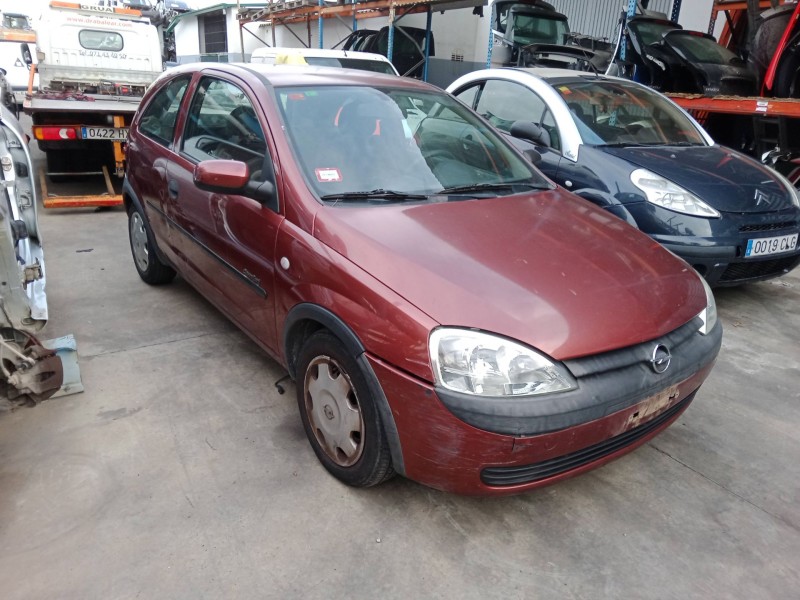 opel corsa c (x01) del año 2001