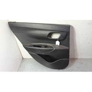 GUARNECIDO PUERTA TRASERO IZQUIERDO 83710Q1010NNB 
