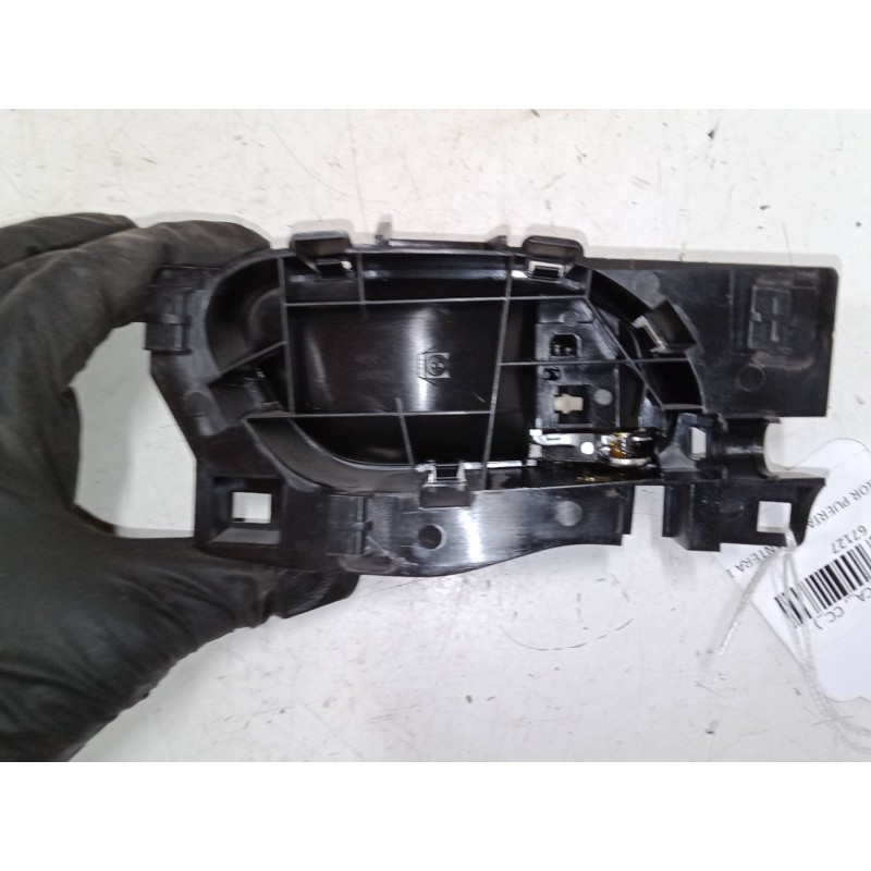 Recambio de maneta interior puerta delantera izquierda para peugeot 208 i (ca_, cc_) 1.2 vti 82 referencia OEM IAM    Recambio de maneta interior puerta delantera izquierda para peugeot 208 i (ca_, cc_) 1.2 vti 82 referencia OEM IAM