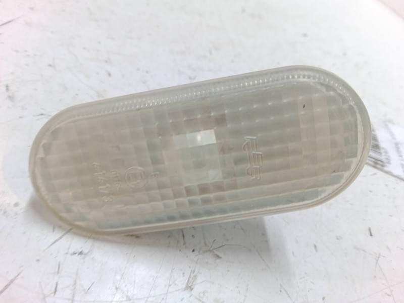 Recambio de intermitente lateral izquierdo para volkswagen golf iv (1j1) 1.9 tdi 4motion referencia OEM IAM    Recambio de intermitente lateral izquierdo para volkswagen golf iv (1j1) 1.9 tdi 4motion referencia OEM IAM