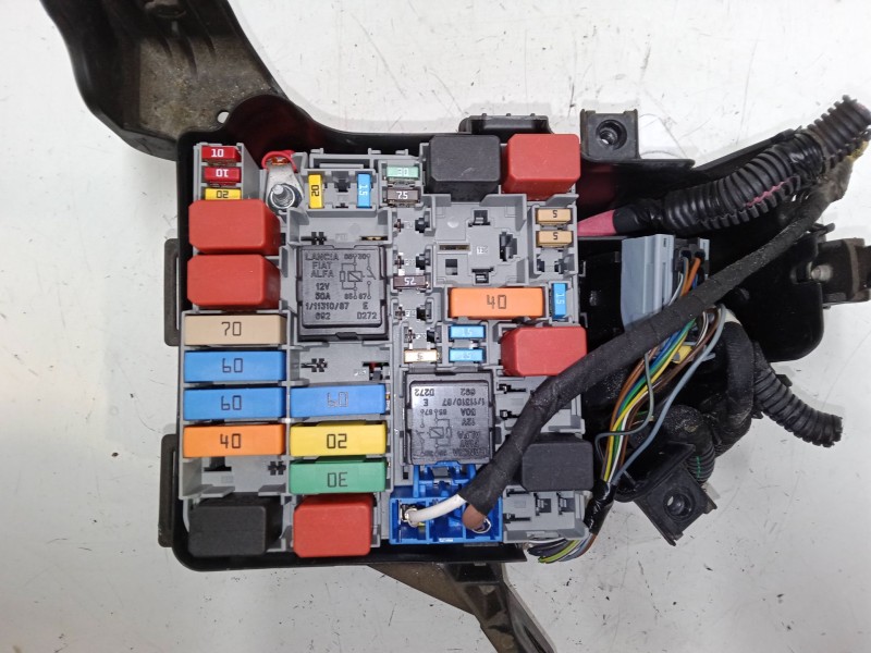 Recambio de caja reles / fusibles para alfa romeo giulietta (940_) 1.6 jtdm (940fxd1a) referencia OEM IAM   