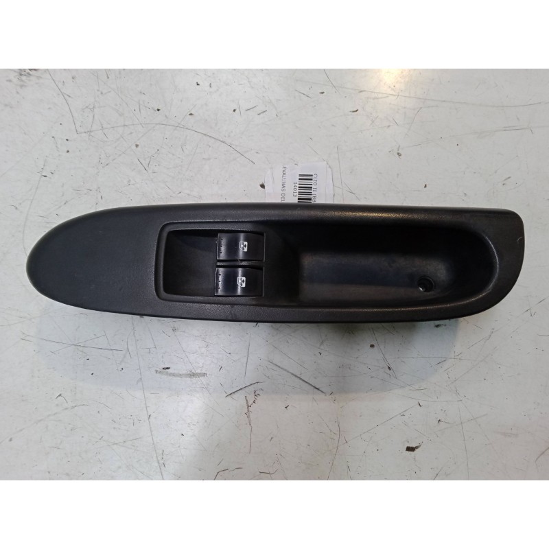 Recambio de mando elevalunas delantero izquierdo para renault clio ii (bb_, cb_) 1.4 16v (b/cb0p, bb13) referencia OEM IAM   