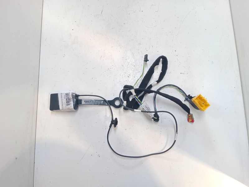 Recambio de anclaje cinturon delantero derecho para dacia dokker monospace (ke_) 1.2 tce (kem0, keay) referencia OEM IAM    Recambio de anclaje cinturon delantero derecho para dacia dokker monospace (ke_) 1.2 tce (kem0, keay) referencia OEM IAM