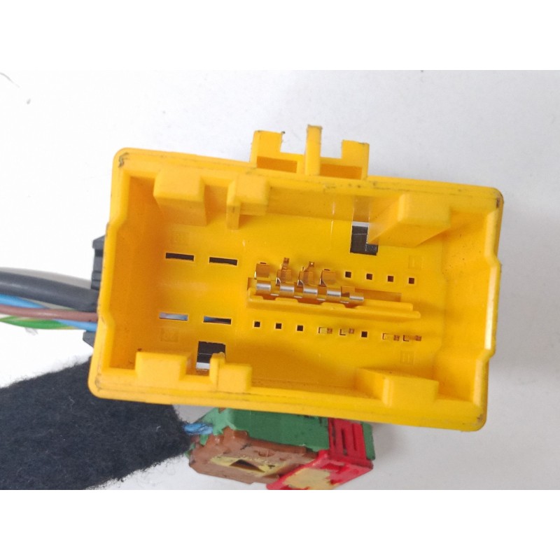 Recambio de anclaje cinturon delantero derecho para dacia dokker monospace (ke_) 1.2 tce (kem0, keay) referencia OEM IAM    Recambio de anclaje cinturon delantero derecho para dacia dokker monospace (ke_) 1.2 tce (kem0, keay) referencia OEM IAM