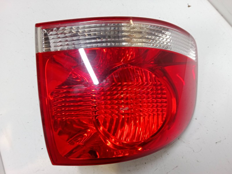 Recambio de piloto trasero izquierdo para volkswagen touareg (7la, 7l6, 7l7) 2.5 r5 tdi referencia OEM IAM    Recambio de piloto trasero izquierdo para volkswagen touareg (7la, 7l6, 7l7) 2.5 r5 tdi referencia OEM IAM