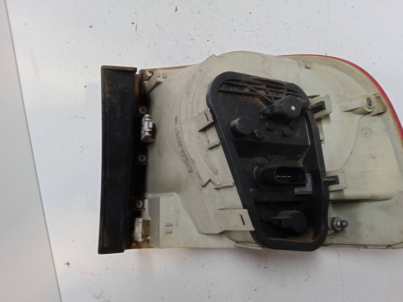 Recambio de piloto trasero izquierdo para volkswagen touareg (7la, 7l6, 7l7) 2.5 r5 tdi referencia OEM IAM    Recambio de piloto trasero izquierdo para volkswagen touareg (7la, 7l6, 7l7) 2.5 r5 tdi referencia OEM IAM