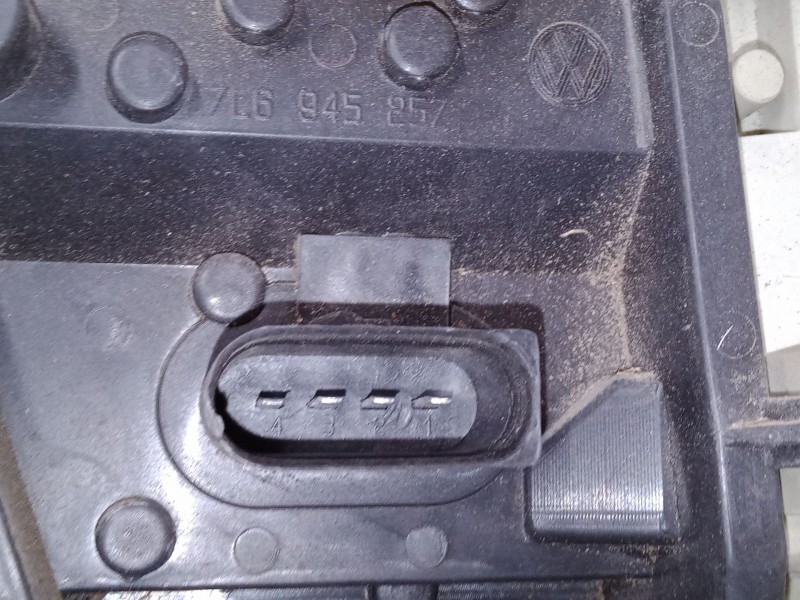 Recambio de piloto trasero izquierdo para volkswagen touareg (7la, 7l6, 7l7) 2.5 r5 tdi referencia OEM IAM    Recambio de piloto trasero izquierdo para volkswagen touareg (7la, 7l6, 7l7) 2.5 r5 tdi referencia OEM IAM