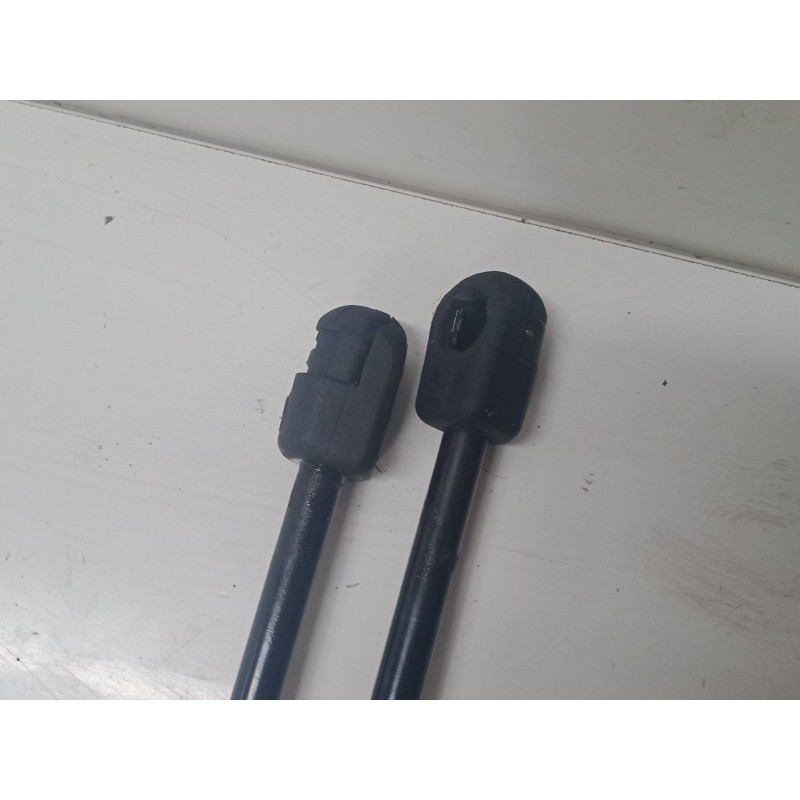 Recambio de amortiguadores capo para volkswagen touareg (7la, 7l6, 7l7) 2.5 r5 tdi referencia OEM IAM    Recambio de amortiguadores capo para volkswagen touareg (7la, 7l6, 7l7) 2.5 r5 tdi referencia OEM IAM
