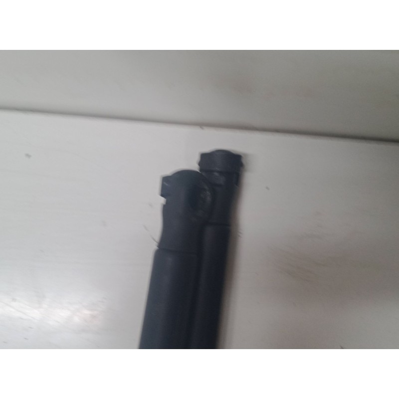 Recambio de amortiguadores capo para volkswagen touareg (7la, 7l6, 7l7) 2.5 r5 tdi referencia OEM IAM    Recambio de amortiguadores capo para volkswagen touareg (7la, 7l6, 7l7) 2.5 r5 tdi referencia OEM IAM