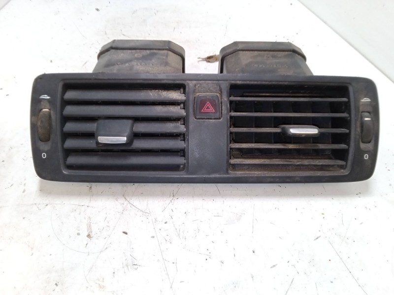 Recambio de aireador central para volvo s40 ii (544) 1.6 d referencia OEM IAM    Recambio de aireador central para volvo s40 ii (544) 1.6 d referencia OEM IAM