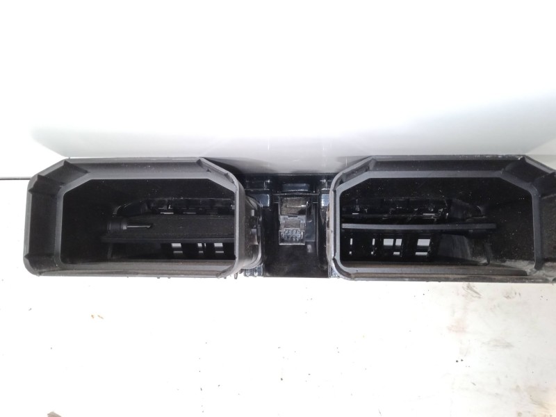 Recambio de aireador central para volvo s40 ii (544) 1.6 d referencia OEM IAM    Recambio de aireador central para volvo s40 ii (544) 1.6 d referencia OEM IAM