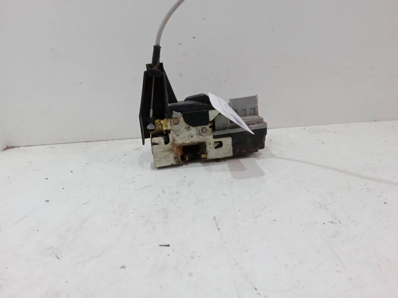 CERRADURA PUERTA DELANTERA DERECHA 