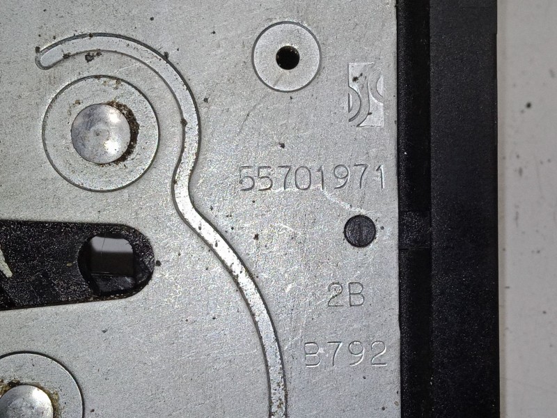 Recambio de cerradura maletero / porton para alfa romeo giulietta (940_) 1.6 jtdm (940fxd1a) referencia OEM IAM 55701971  