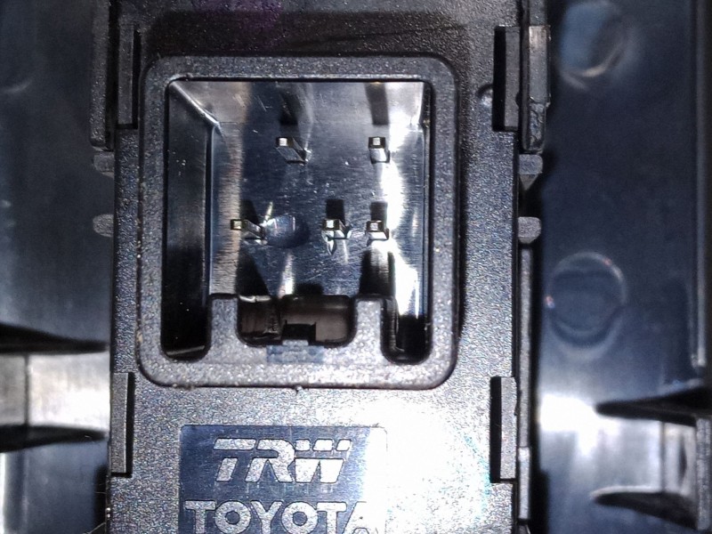 Recambio de mando elevalunas delantero derecho para toyota corolla verso (zer_, zze12_, r1_) 1.8 (znr11_) referencia OEM IAM 848 Recambio de mando elevalunas delantero derecho para toyota corolla verso (zer_, zze12_, r1_) 1.8 (znr11_) referencia OEM IAM 848